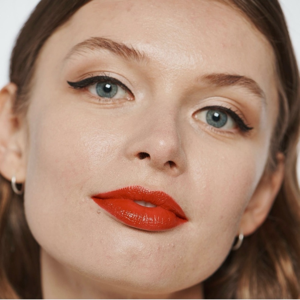 Clinique Pop Reds in Red Carpet - Picture 8 of 8